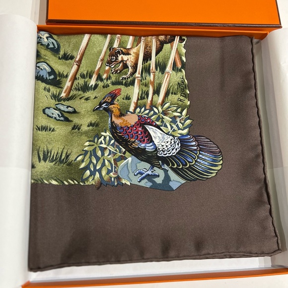 Hermes Silk Scarf  New - Picture 6 of 6